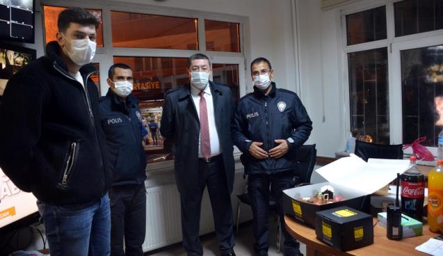 POLİS JANDARMA VE SAĞLIK ÇALIŞANLARINA YENİ YIL ZİYARETİ.