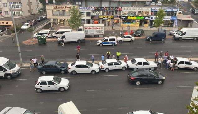 YAĞMUR YAĞDI 4 ARAÇ BİRBİRİNE GİRDi