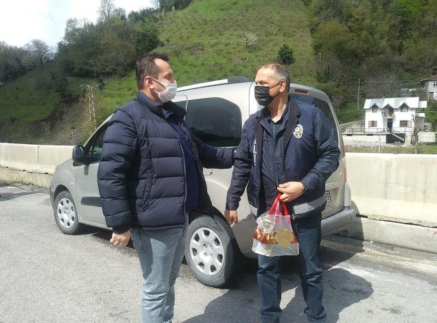 Fatih Keleş den Polislere Tatlı Ziyareti
