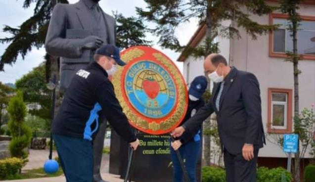 Demirtaş 10 Kasım'da çelenk koydu.