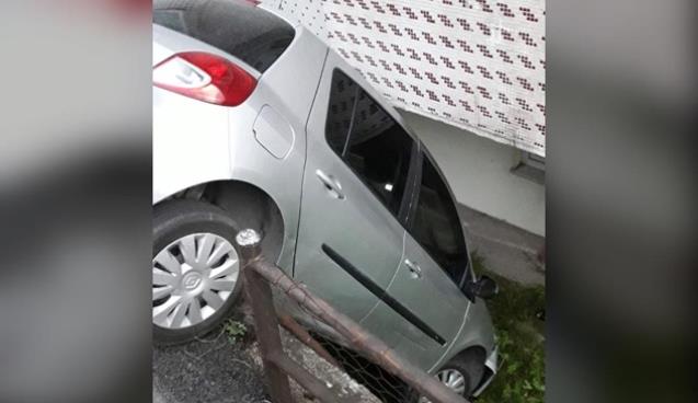 Fren yerine gaza bastı!.. 2 yaralı!..