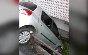 Fren yerine gaza bastı!.. 2 yaralı!..