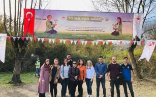 Sağlıkçılar ‘Geleceğe Nefes Ol’ kampanyasında fidan dikti
