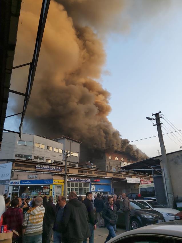 Zonguldak'ta mobilya atölyesinden büyük yangın