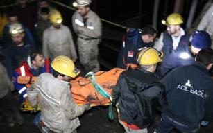 Zonguldak'ta göçük altında kalan  işçilere ulaşıldı 