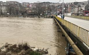 Alaplı çayı'nın ağzı kapandı, ilçeyi sel korkusu sardı