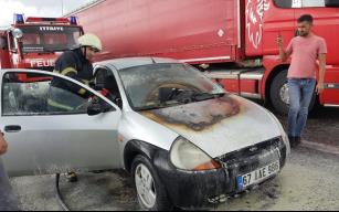 Seyir halindeki araç alev aldı 