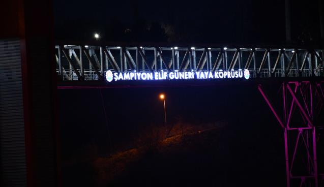 Avrupa Boks Şampiyonu Güneri’nin adı yaya köprüsüne verildi