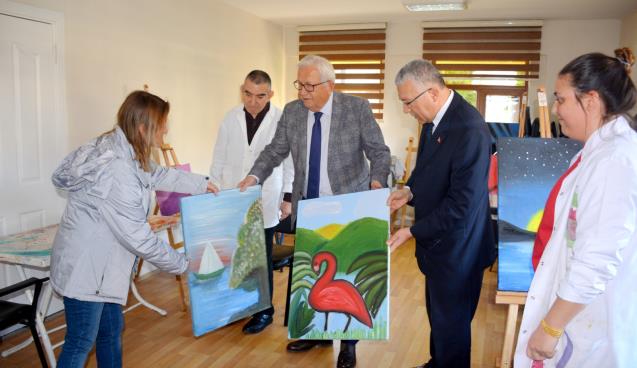 CUMHURİYET HALK EVLERİ'NDE ÜRETİM COŞKUSU YAŞANIYOR
