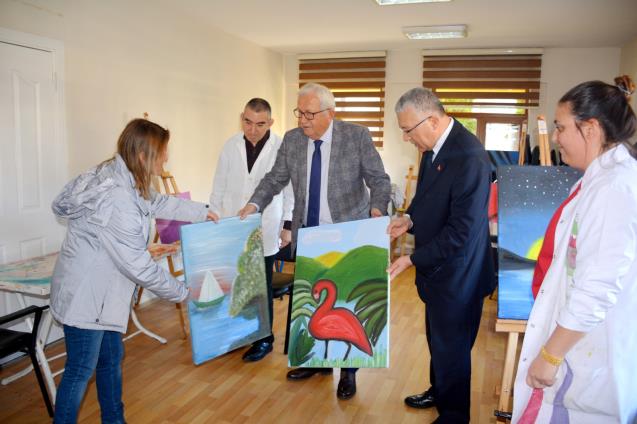 CUMHURİYET HALK EVLERİ'NDE ÜRETİM COŞKUSU YAŞANIYOR