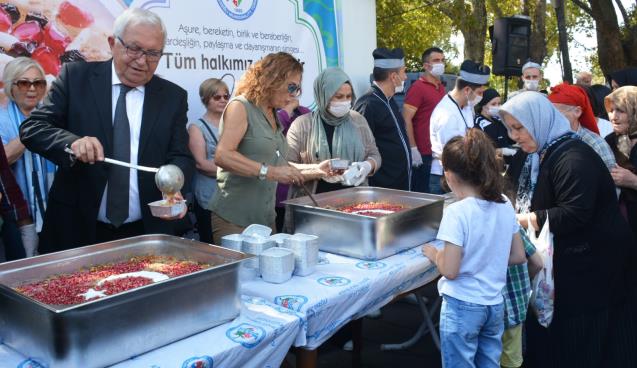 KDZ. EREĞLİ BELEDİYESİ 3 BİN KİŞİYE AŞURE DAĞITTI