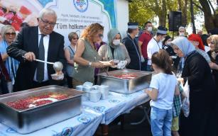 KDZ. EREĞLİ BELEDİYESİ 3 BİN KİŞİYE AŞURE DAĞITTI