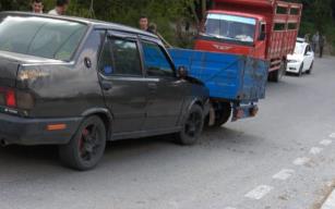 OTOMOBİL İLE PATPAT ÇARPIŞTI