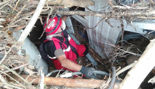 Arama kurtarma faaliyetleri tüm hızıyla devam ediyor.