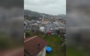 Trafo patladı, araba alev aldı…