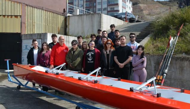 BEÜ Öğrencilerine Kano ve Kürek Eğitimi