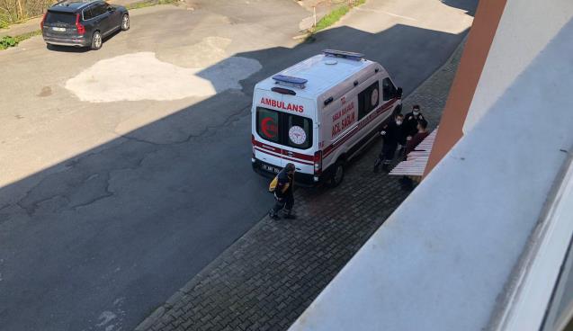 Banyoda Düşerek Başından Yaralandı