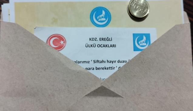 Ülkücüler para dağıttı.