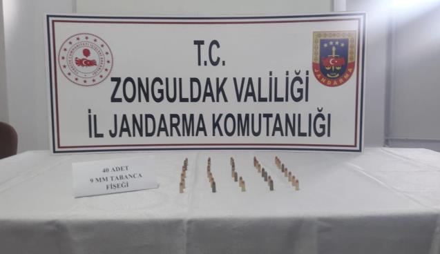 5 ayrı suçtan aranan şahıs ev baskınında yakalandı