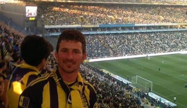 Barakasında kendini vurdu