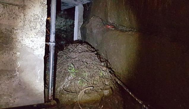 Heyelan, 4 katlı bina boşaltıldı…