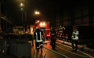 Fabrikadaki yangın paniğe yol açtı 