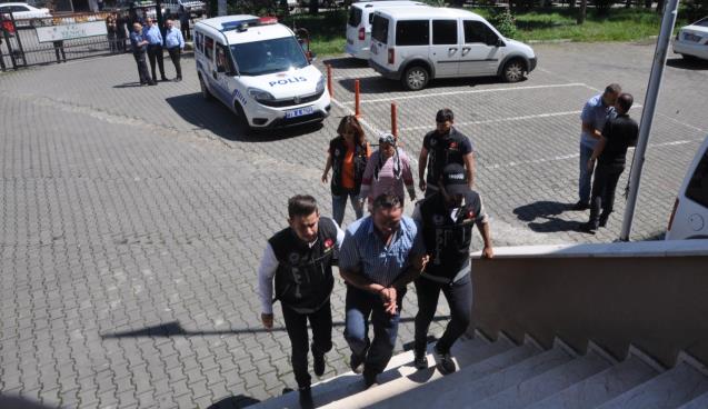 Mısır tarlasına ektiği esrarı hasat yapınca yakayı ele verdi