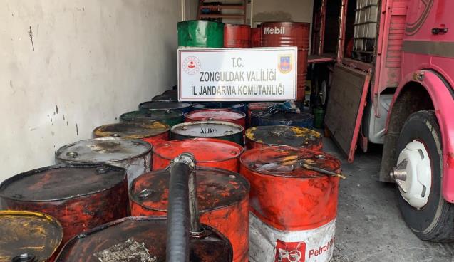 Depo baskınında 10 bin litre kaçak madeni yağ ele geçirildi