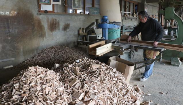 Atık malzemelerden tescilli oyuncak ürettiler