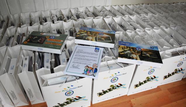 BELEDİYE, 100 ÖĞRENCİYE TABLET DESTEĞİNDE BULUNDU