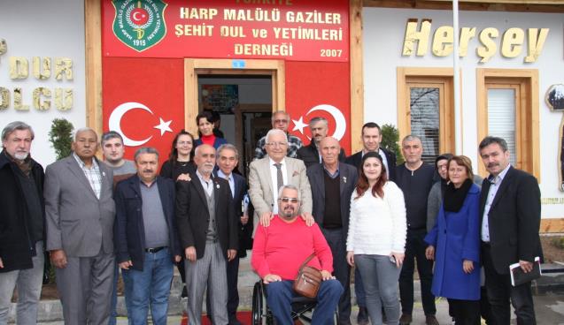 "Gönlümüz, kalbimiz, yüreğimiz sizden yana."
