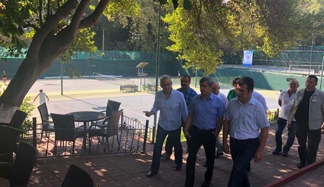 Vali Çınar tenis kortlarını inceledi