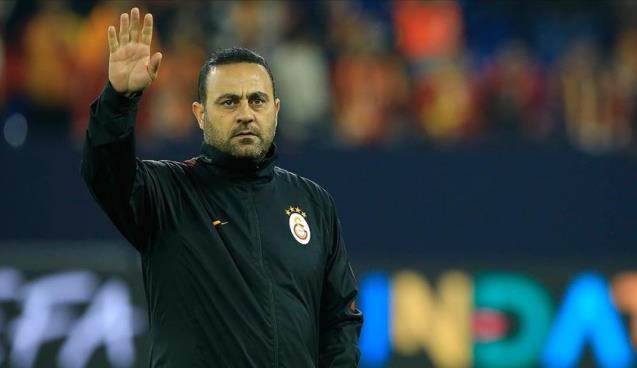 İstifa etti..