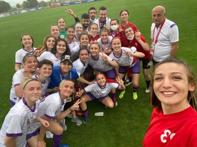 EREĞLİLİ KADIN FUTBOLCULAR İLK MAÇTA 3 PUAN ALDI