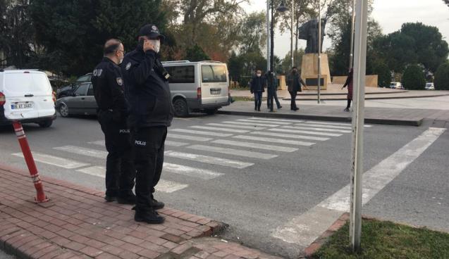 Yaşlı kadına otomobil çarptı 