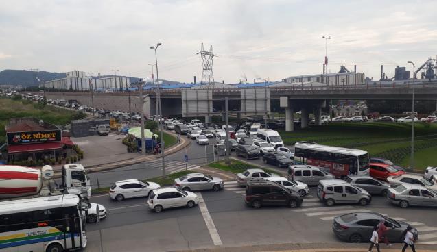 AYNI NOKTADA TIKANIYOR.