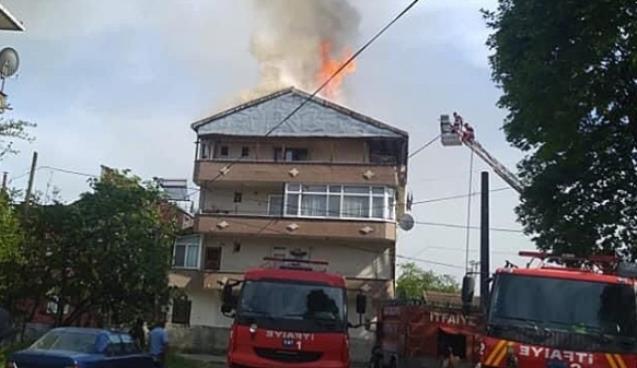 İtfaiye yangına, polis vatandaşa müdahale etmeye çalıştı...