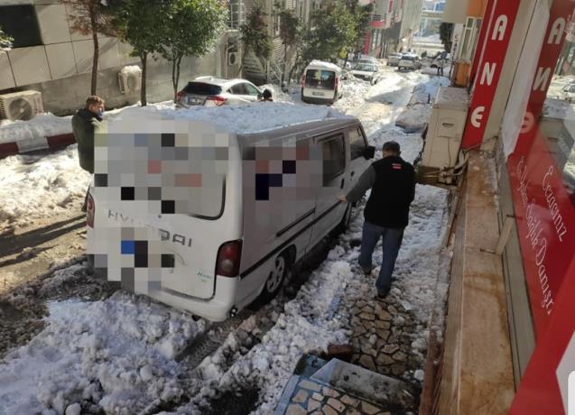 Kar kütlesi Düştü