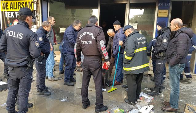 Karabük'te elektronik eşya dükkanında yangın korkuya neden
