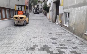 Alt yapısı tamamlanan sokaklarda parke çalışması başladı