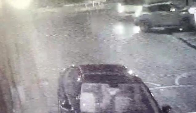 Polisin 'dur' ihtarına uymadı bahçe duvarına çarptı 