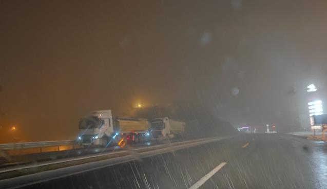 Uzun araçlara yol kapatıldı.