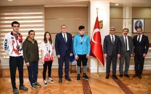 Sporculardan Vali Gürel'e ziyaret