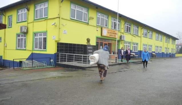 Perşembeli öğrenciler deprem bölgesi için seferber oldu