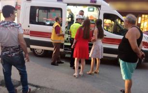 Maddi hasarlı kazada yumruklar havada uçuştu