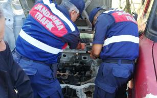 Hurda deporsundan çalıntı araç çıktı