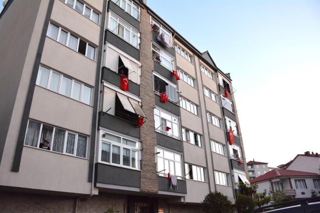 Başkan Halil Posbıyık,arabasıyla mahallelerde