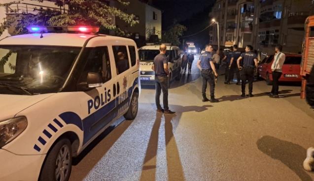 Mahallenin gençleri birbirine girdi: Ekipler olay yerinde