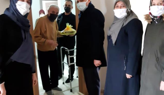 AK PARTİLİLER, YAŞLILARIN HAYIR DUASINI ALDI