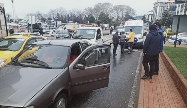 Araçlar Çarpıştı...1 Yaralı...